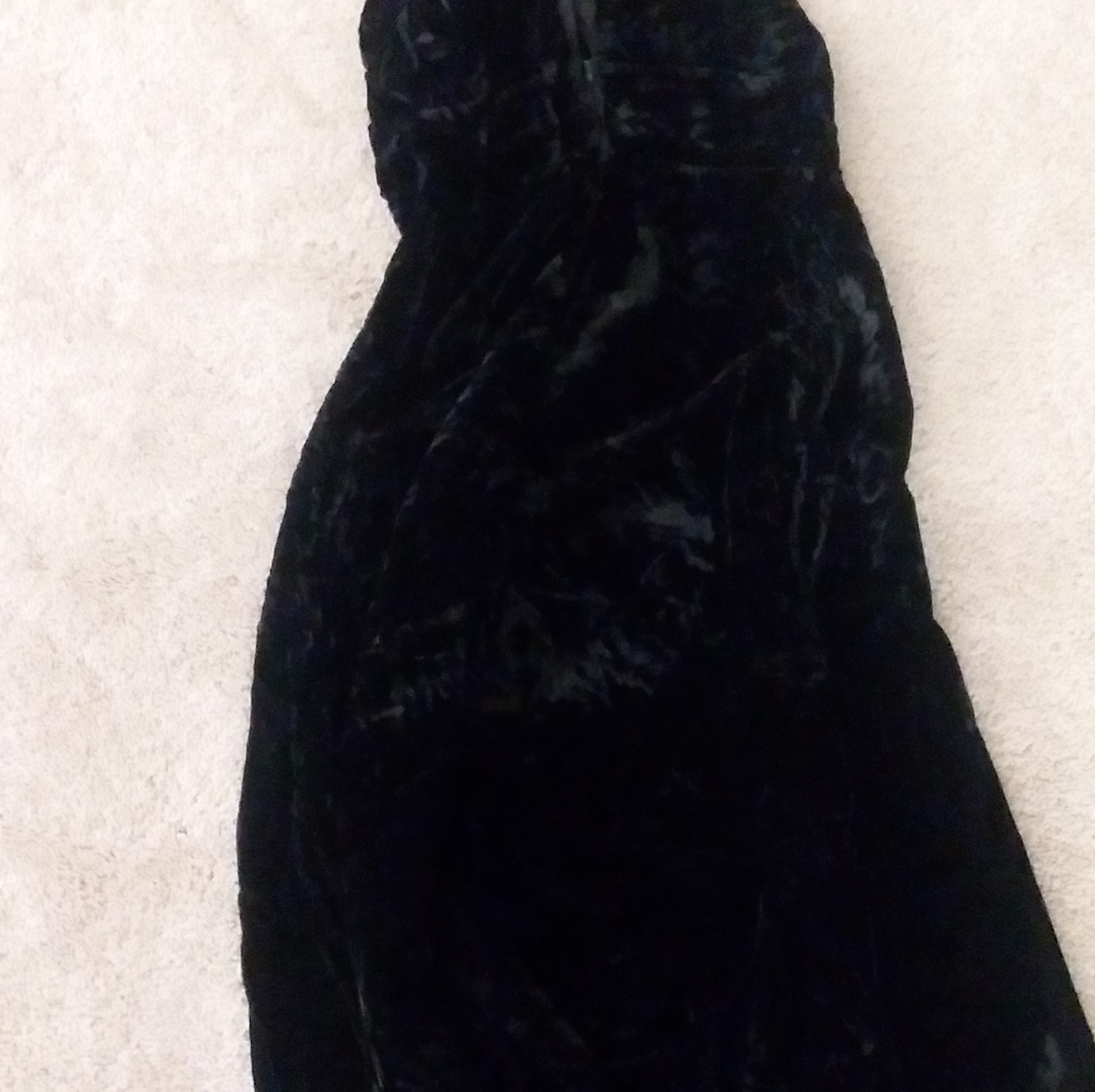 Lovely velvet backless evening gown